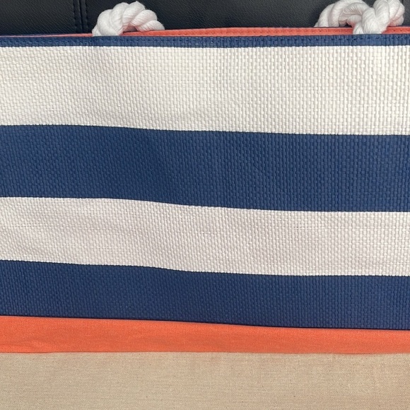 DSW tote and cosmetic’s bag - Picture 5 of 7